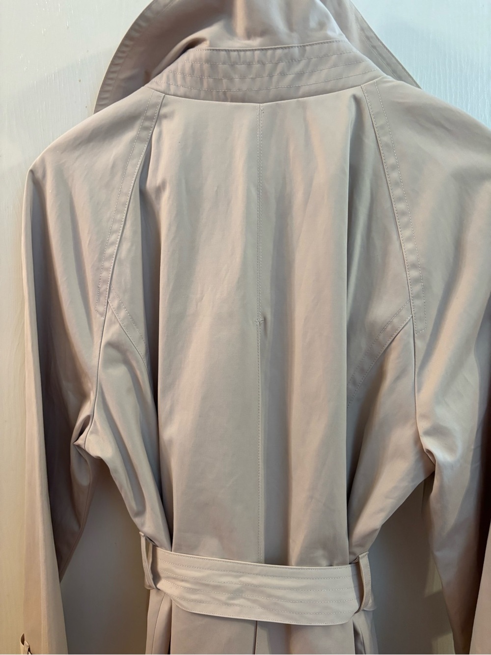 Michael Kors Light Beige Double-Breasted Trench with Notched Lapel - Picture 6 of 14